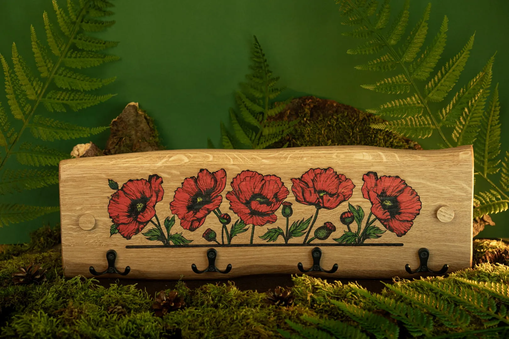 Zdjęcie przedstawiające drewniany wieszak